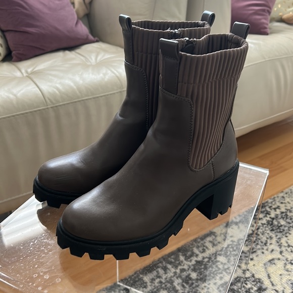 A new day Women’s Brown Natasha Ankle Booties size 6.5 - Picture 2 of 7